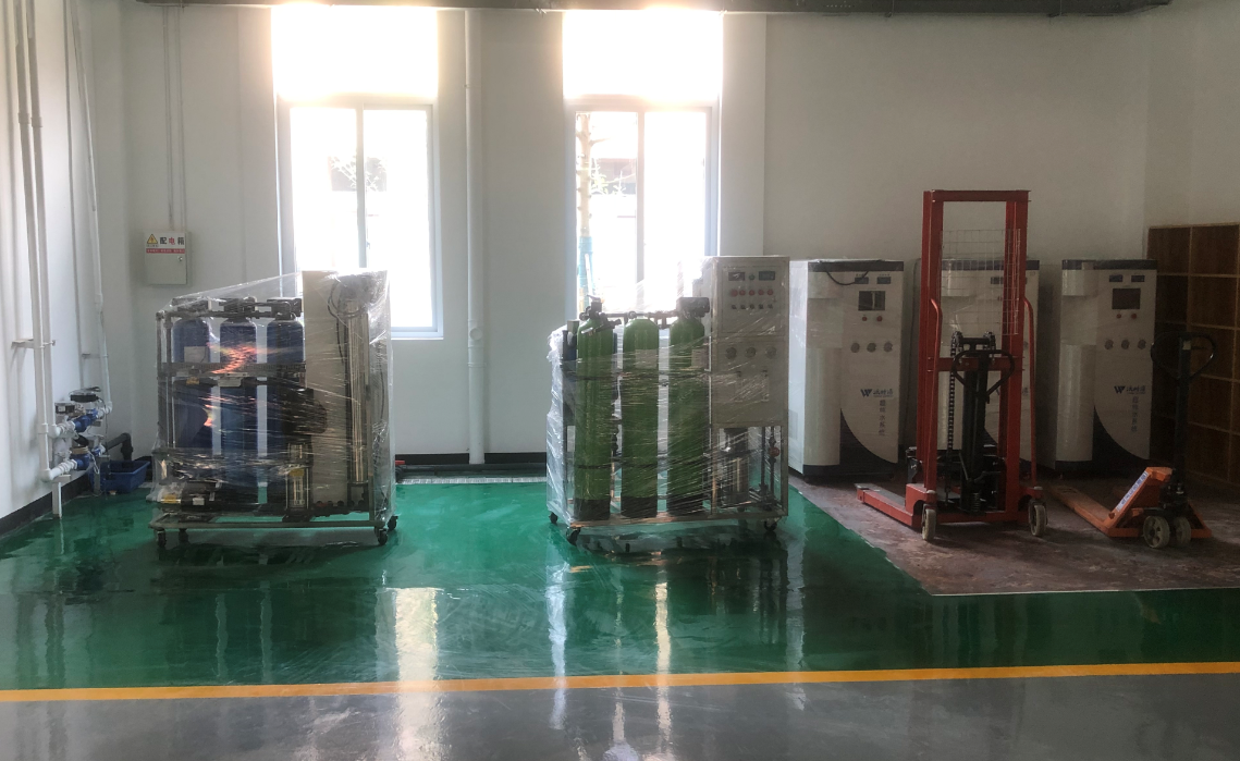 實(shí)驗(yàn)室超純水機(jī) 實(shí)驗(yàn)室超純水機(jī)